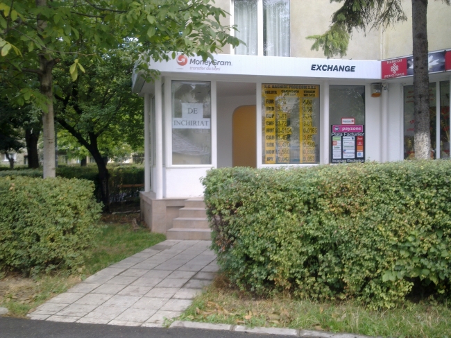 Exclusivitate! Inchiriem spatiu Uranus!